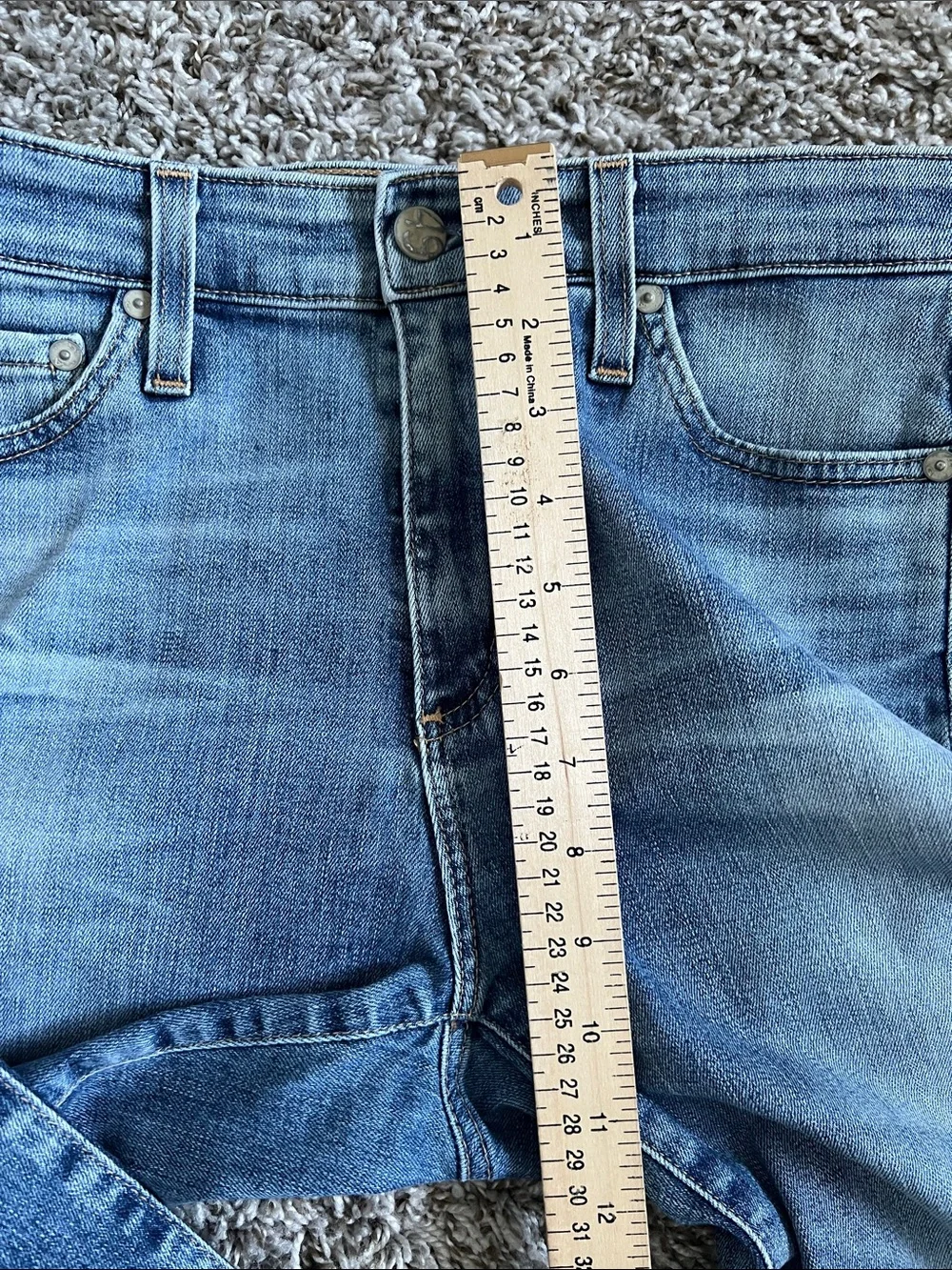 Like New! AG Mari High Rise Straight Leg Jeans in Size 26R